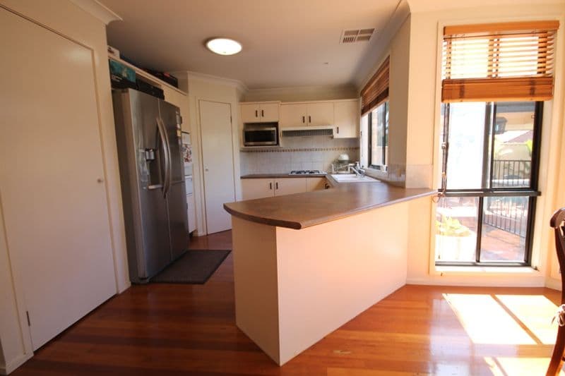 2 Namoi Court, WATTLE GROVE NSW 2173, Wattle Grove - Thumbnail 2
