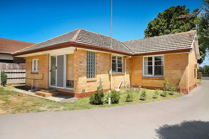 19  Crosbie Road, MURRUMBEENA VIC 3163, Murrumbeena - Thumbnail 2