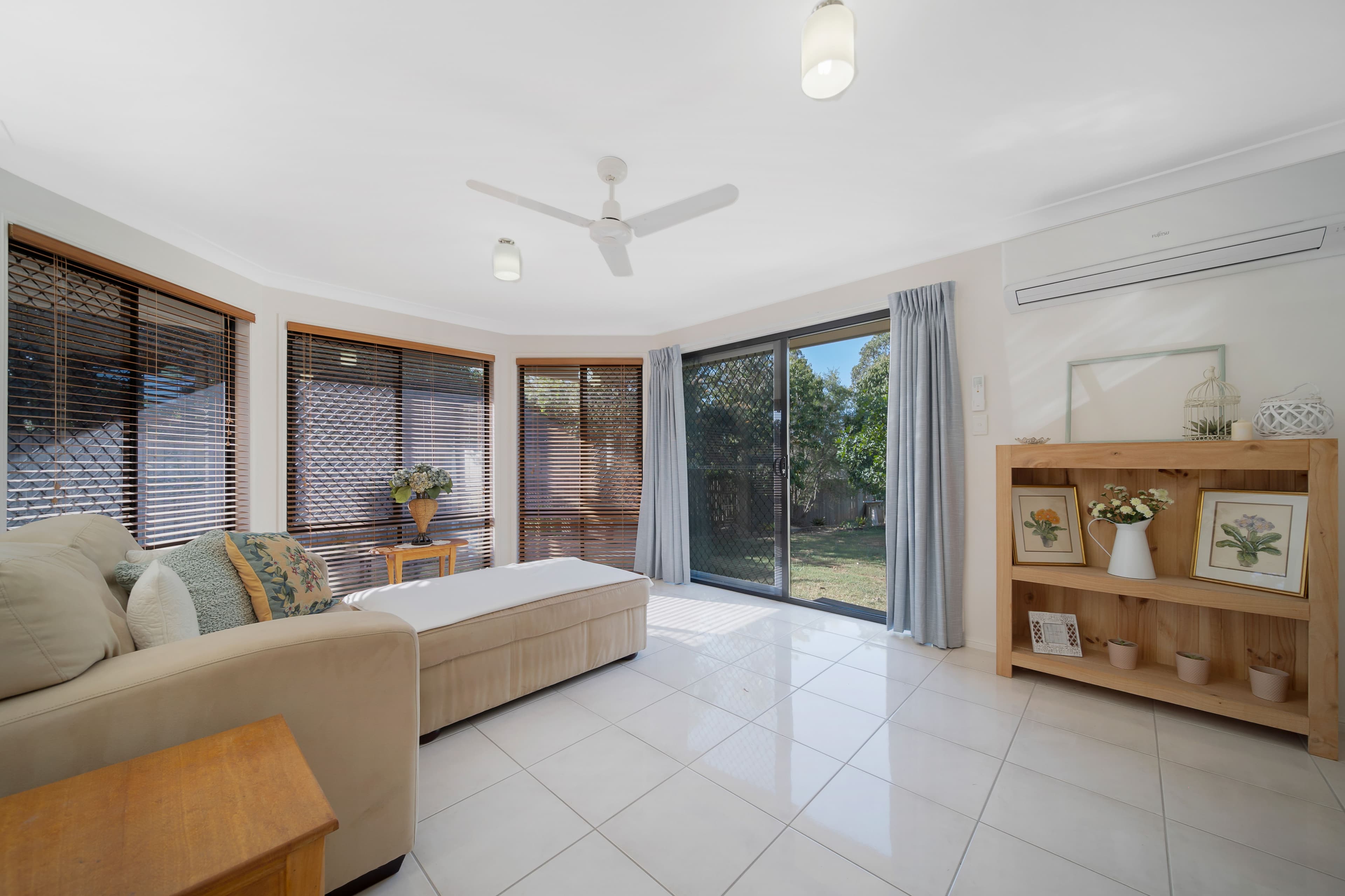 3 Vernon Place, Edens Landing QLD 4207, Edens Landing - Thumbnail 3