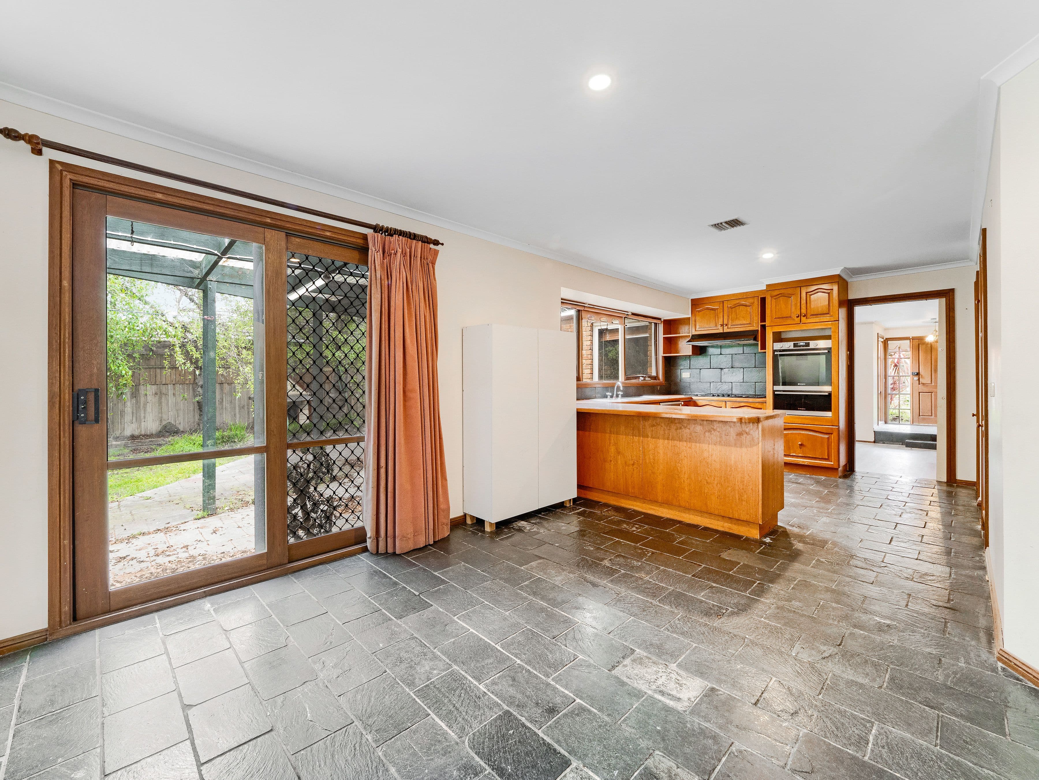122 Lawless Drive, Cranbourne North VIC 3977, Cranbourne North - Thumbnail 7