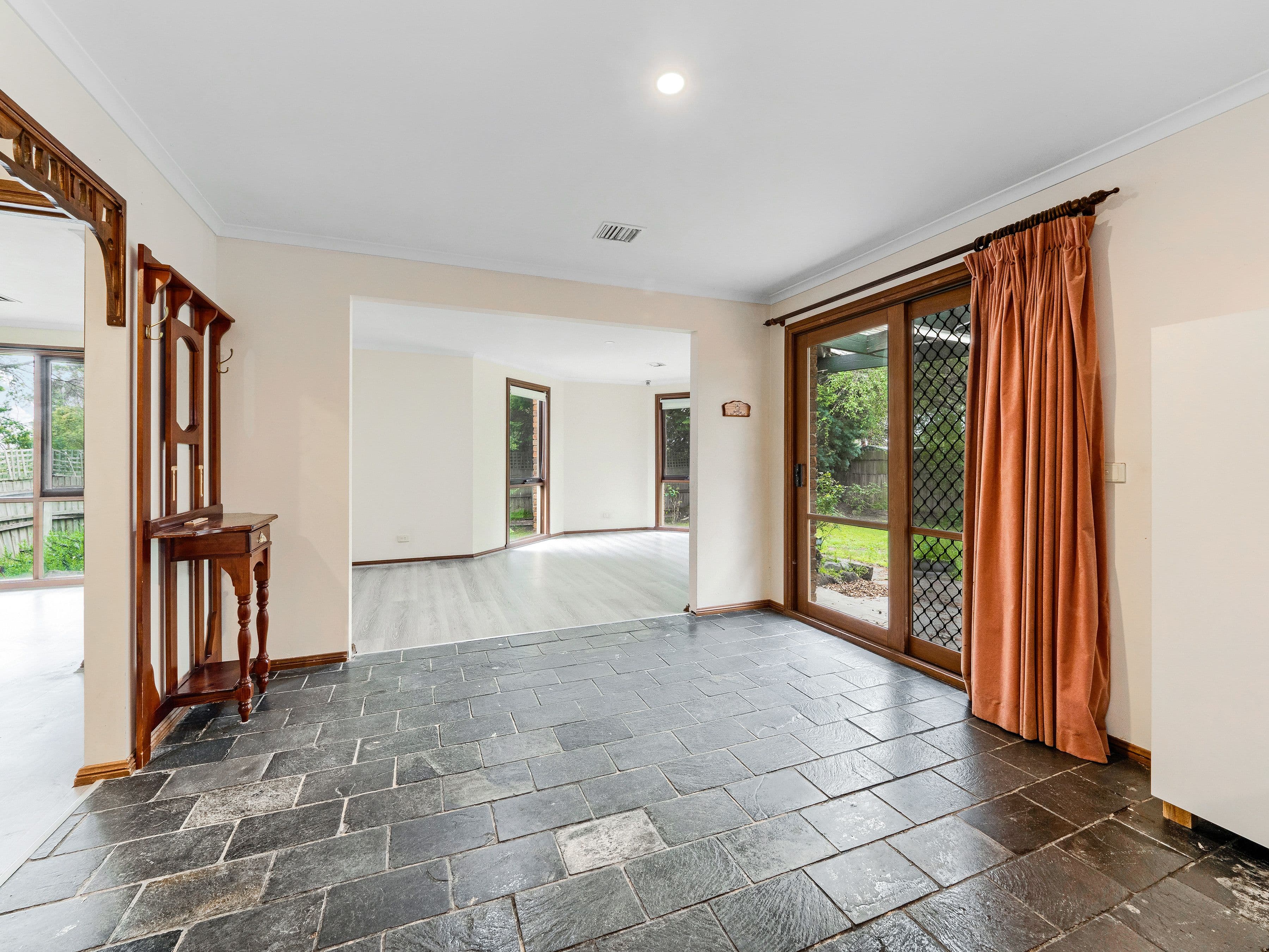 122 Lawless Drive, Cranbourne North VIC 3977, Cranbourne North - Thumbnail 8
