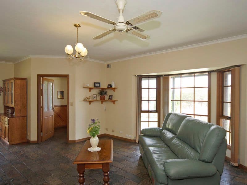 4 Coral Court, SEAFORD RISE SA 5169, Seaford Rise - Thumbnail 3