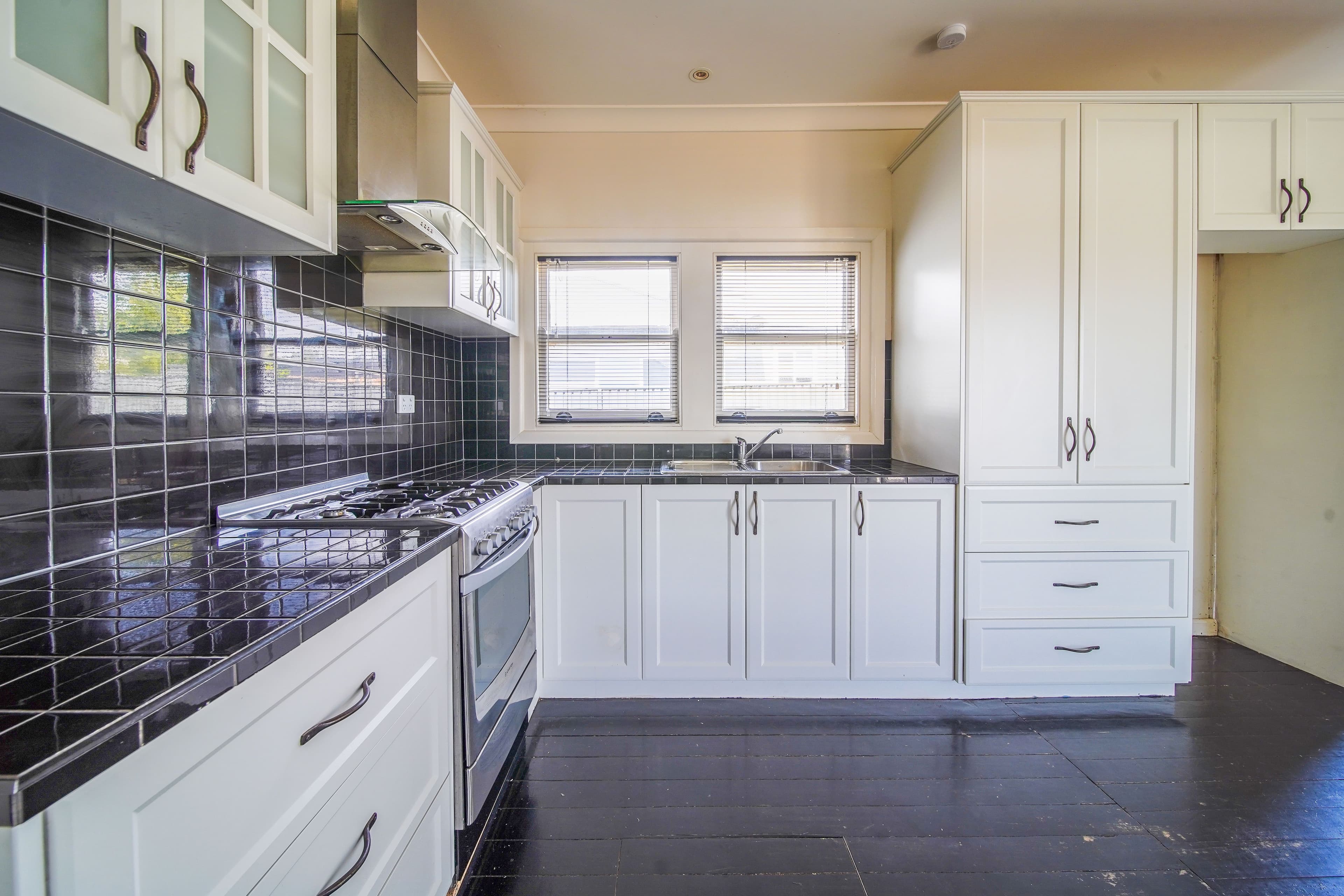14 Walker Street, Long Gully VIC 3550, Long Gully - Thumbnail 4