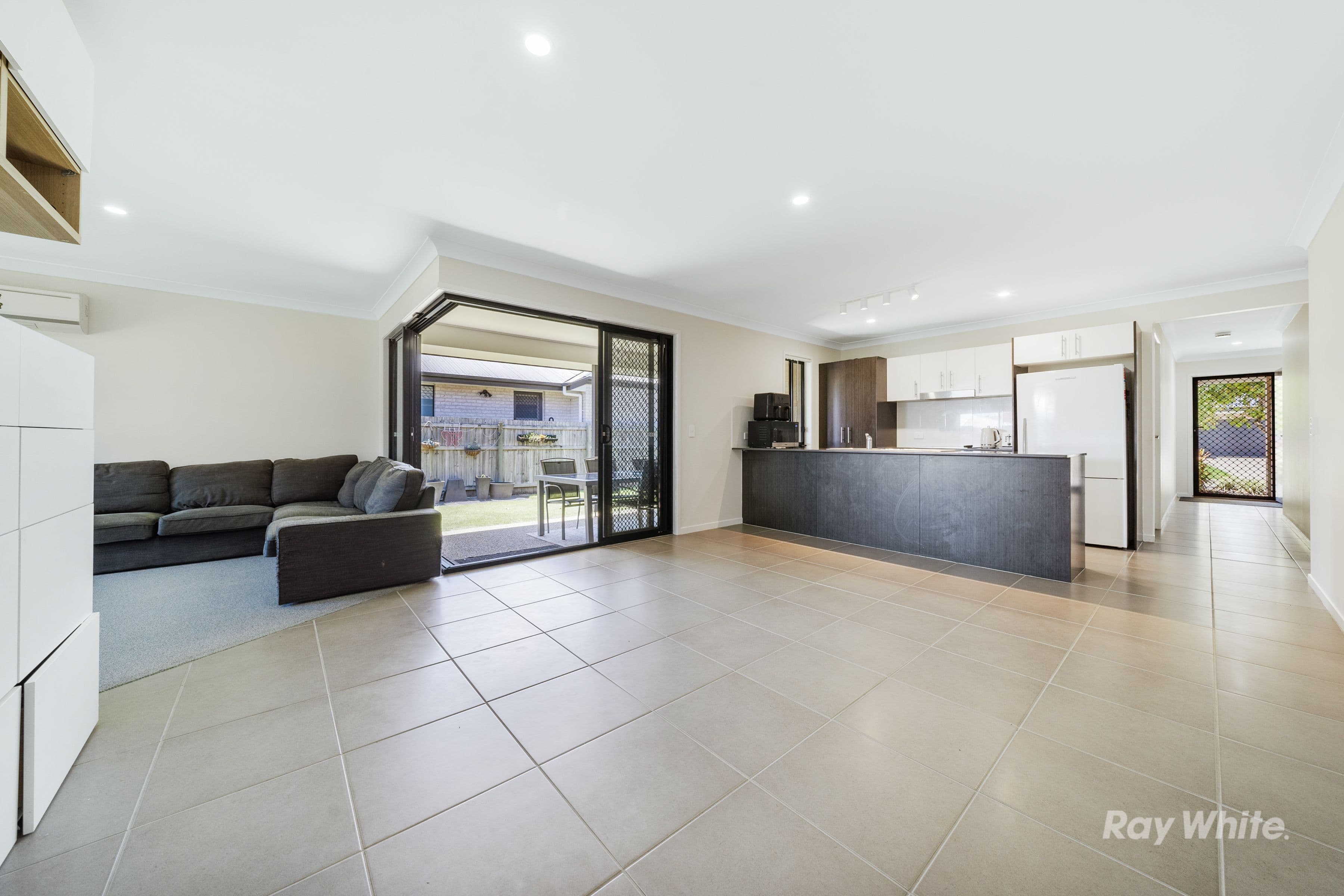29 South Quarter Drive, Loganlea QLD 4131, Loganlea - Thumbnail 2