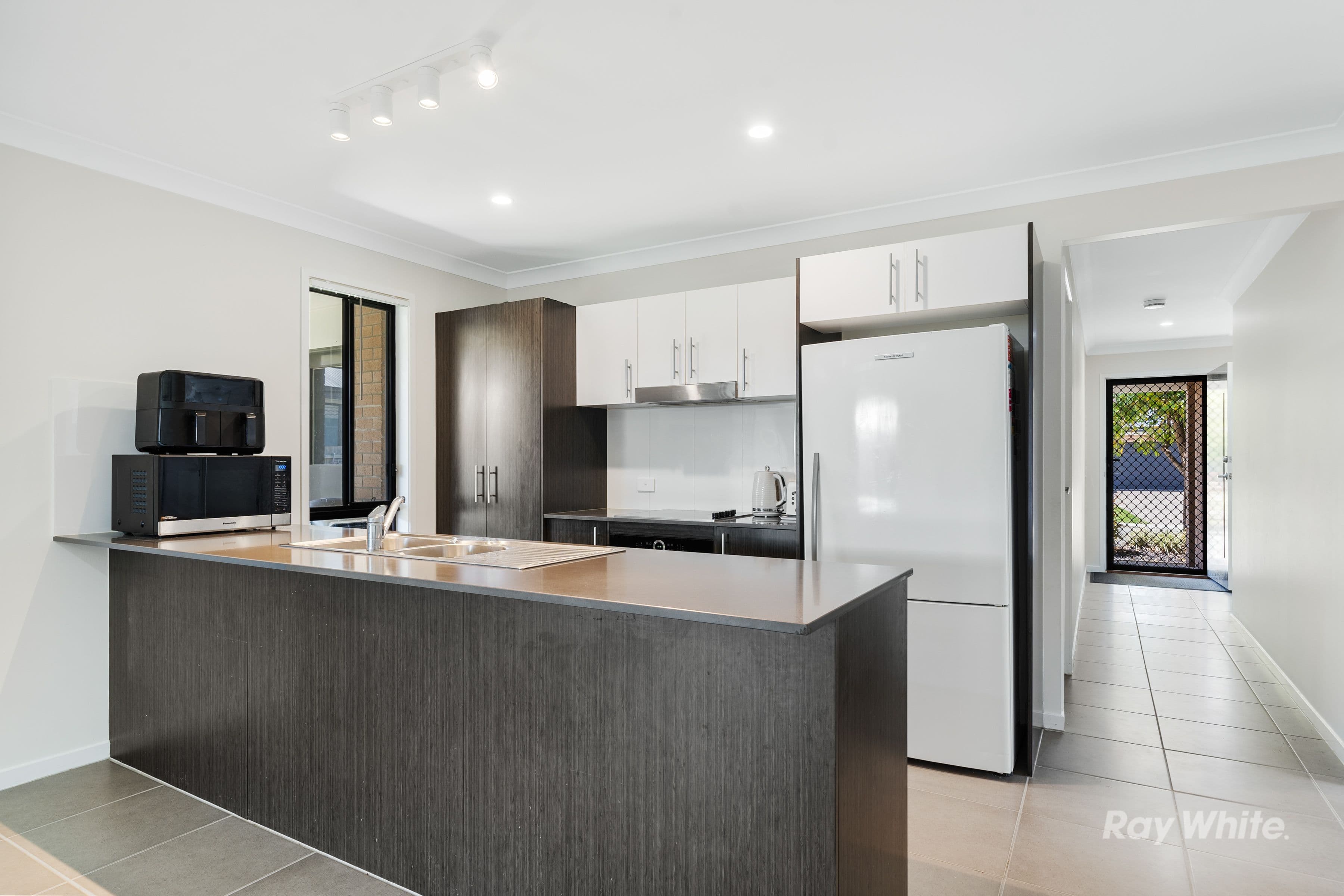 29 South Quarter Drive, Loganlea QLD 4131, Loganlea - Thumbnail 4