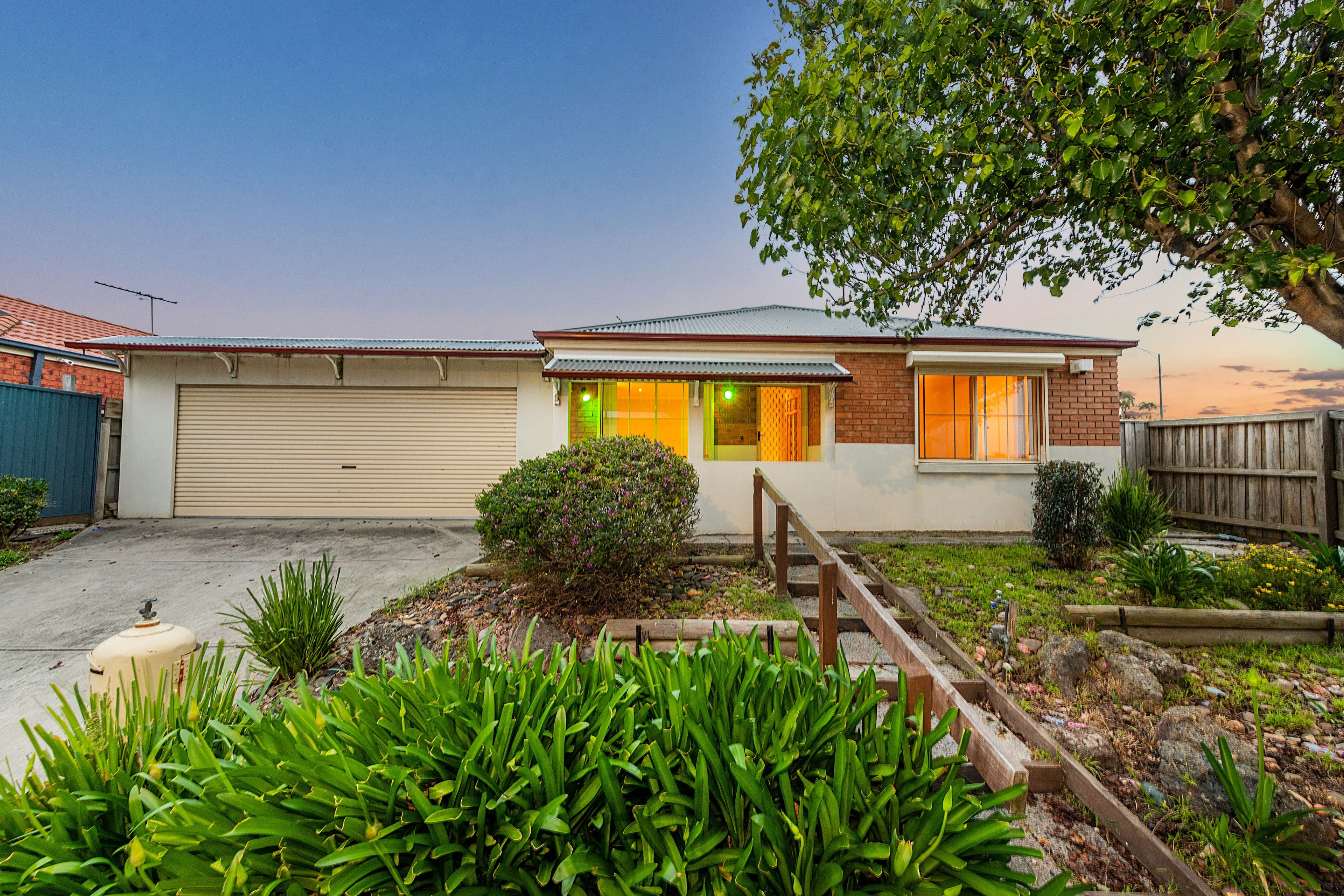 48 Miralie Way, Cranbourne West VIC 3977, Cranbourne West - Thumbnail 2