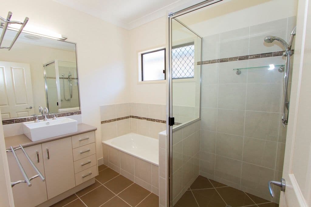 37 Thorn Street, MOUNT LOUISA QLD 4814, Mount Louisa - Thumbnail 4