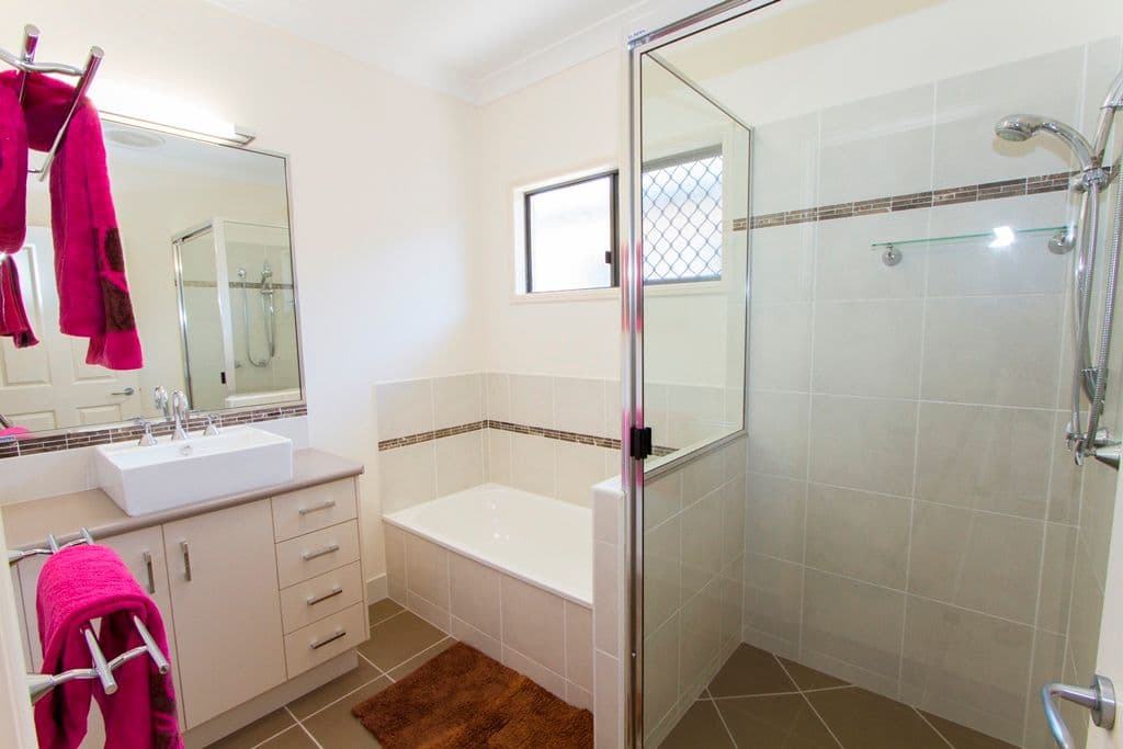 37 Thorn Street, MOUNT LOUISA QLD 4814, Mount Louisa - Thumbnail 5