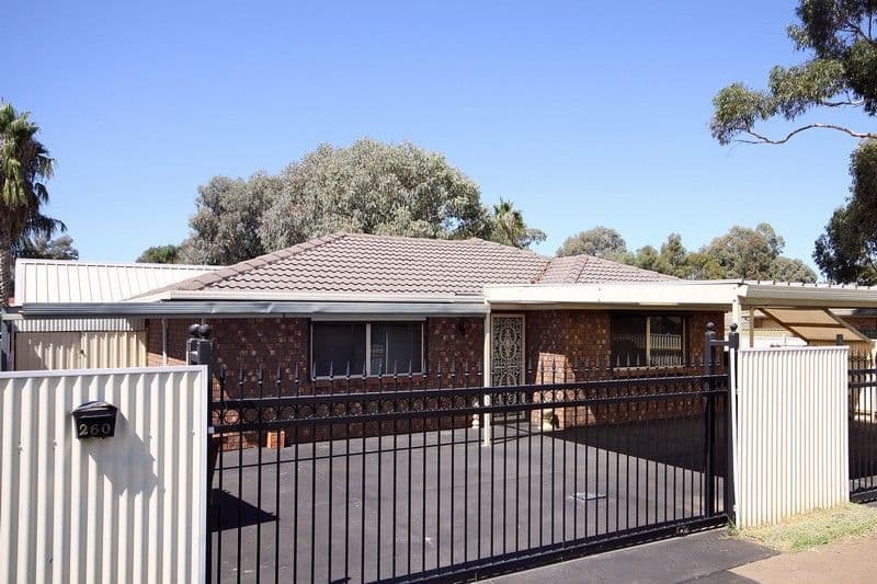 260 Martins Road, PARAFIELD GARDENS SA 5107, Parafield Gardens - Thumbnail 2