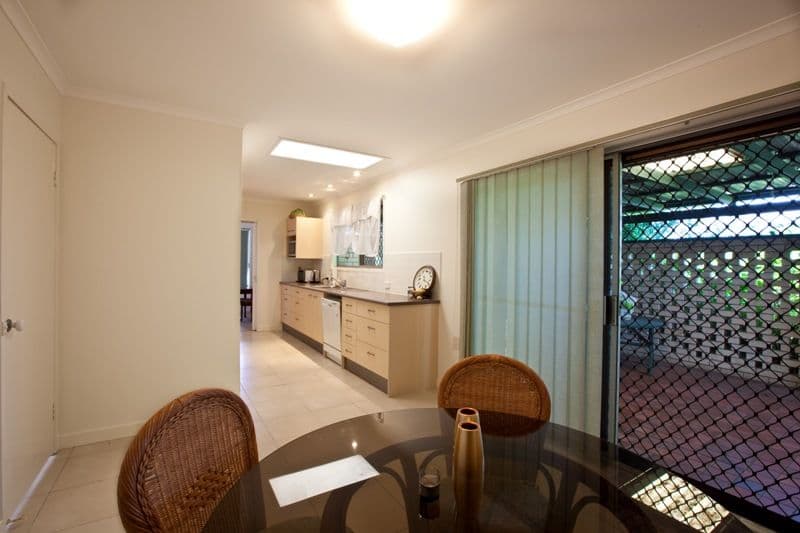 26 Drake Avenue, PARADISE POINT QLD 4216, Paradise Point - Thumbnail 3