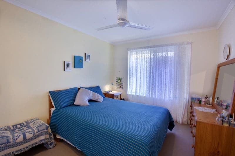 26 Drake Avenue, PARADISE POINT QLD 4216, Paradise Point - Thumbnail 4