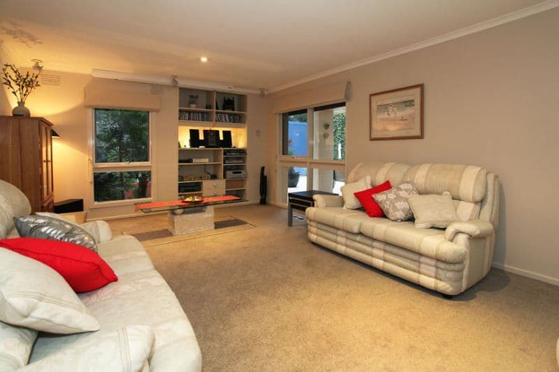 37 Lomond Drive, GLEN WAVERLEY VIC 3150, Glen Waverley - Thumbnail 3