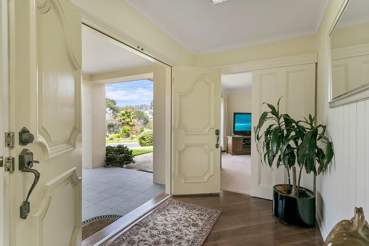 11 Penelope Avenue, Valley View SA 5093, Valley View - Thumbnail 2