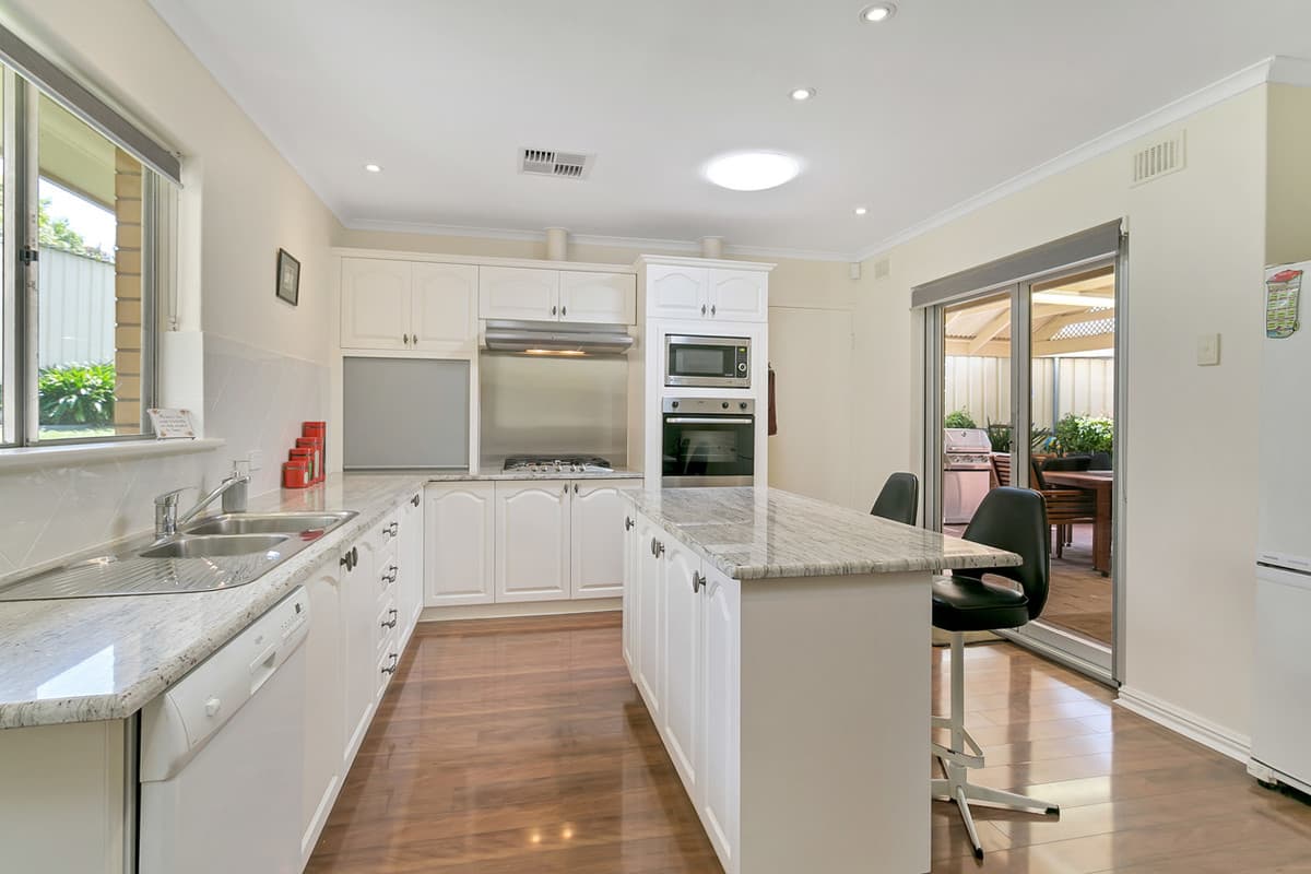 11 Penelope Avenue, Valley View SA 5093, Valley View - Thumbnail 5