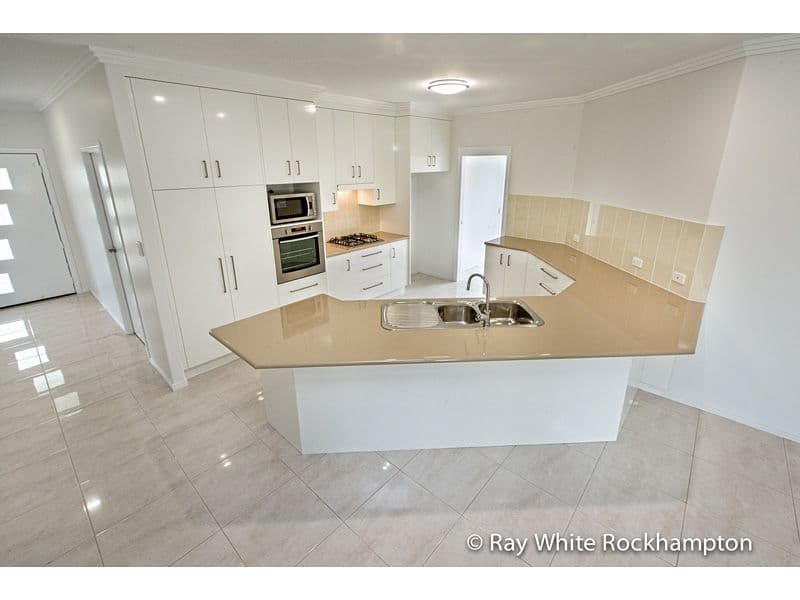48 Belbowrie Avenue, Norman Gardens QLD 4701, Norman Gardens - Thumbnail 3