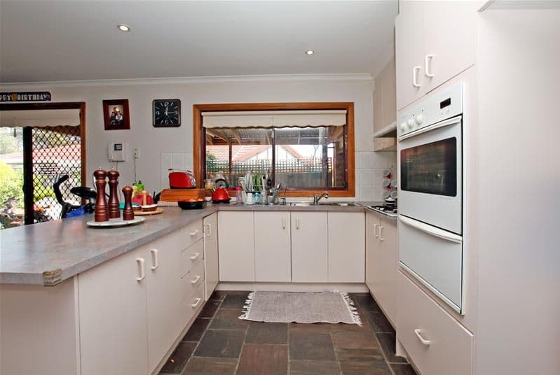 7 Josef Avenue, BUNDOORA VIC 3083, Bundoora - Thumbnail 2
