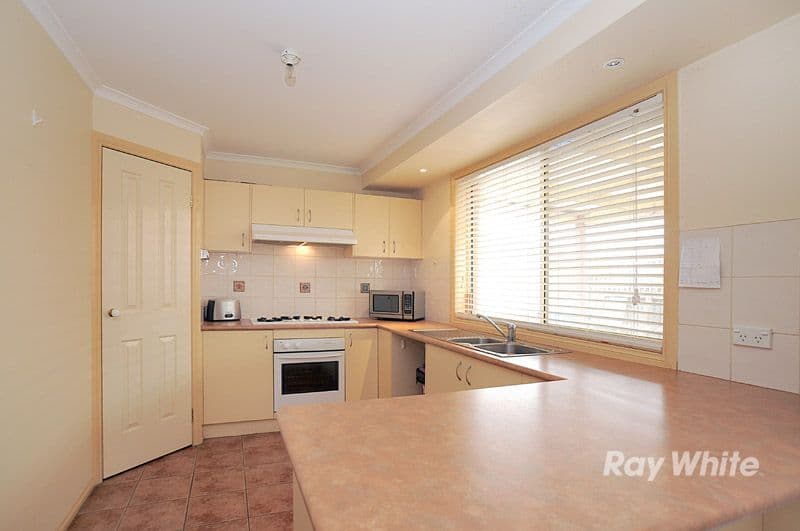 27 Genoa Way, CRANBOURNE VIC 3977, Cranbourne West - Thumbnail 2