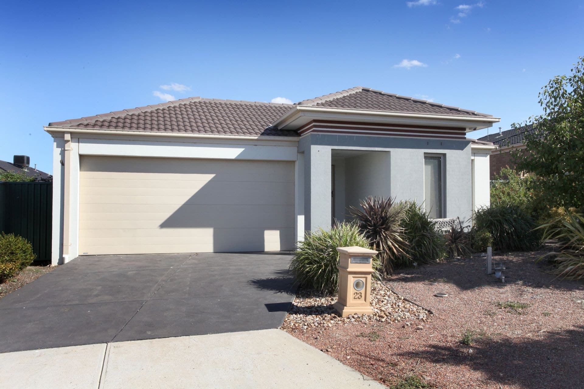 23 Goodenia Way, Caroline Springs - Thumbnail 2