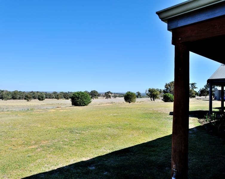 17 Chardonnay Drive, LOWER CHITTERING WA 6084, Lower Chittering - Thumbnail 2