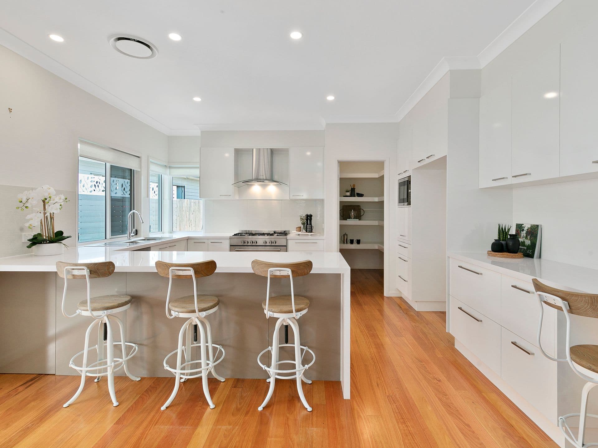 33 Love Street, Holland Park QLD 4121, Holland Park - Thumbnail 2