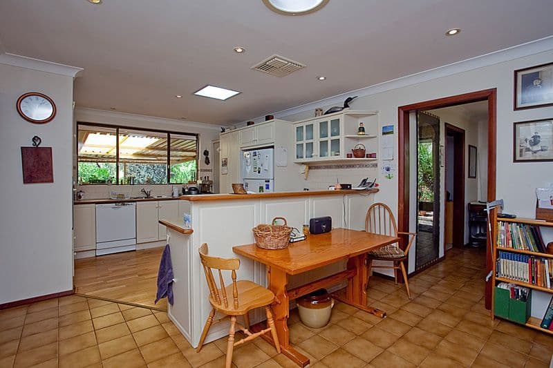 9 Kadina Road, GOOSEBERRY HILL WA 6076, Gooseberry Hill - Thumbnail 5
