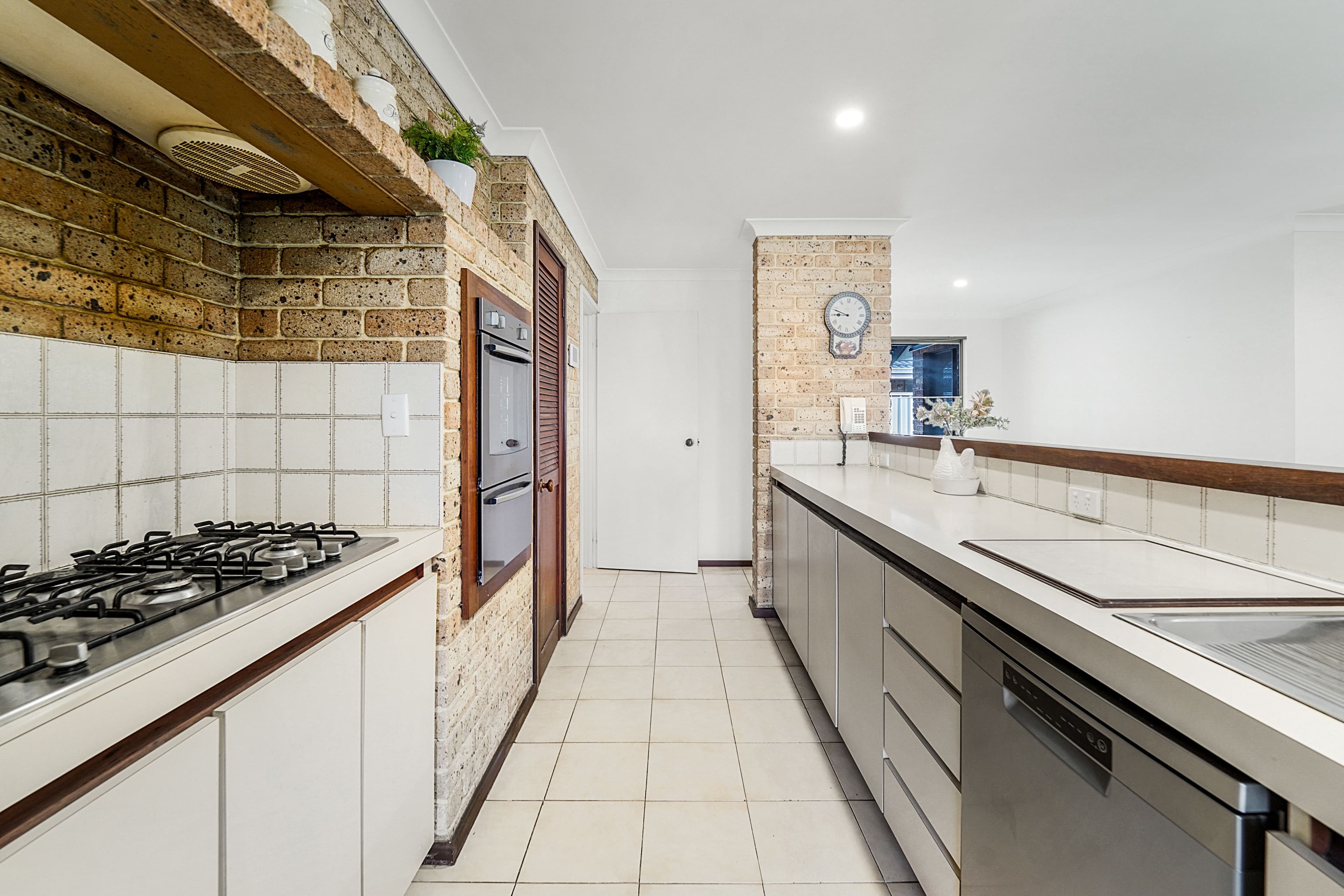 9 Grieve Close, Winthrop WA 6150, Winthrop - Thumbnail 4