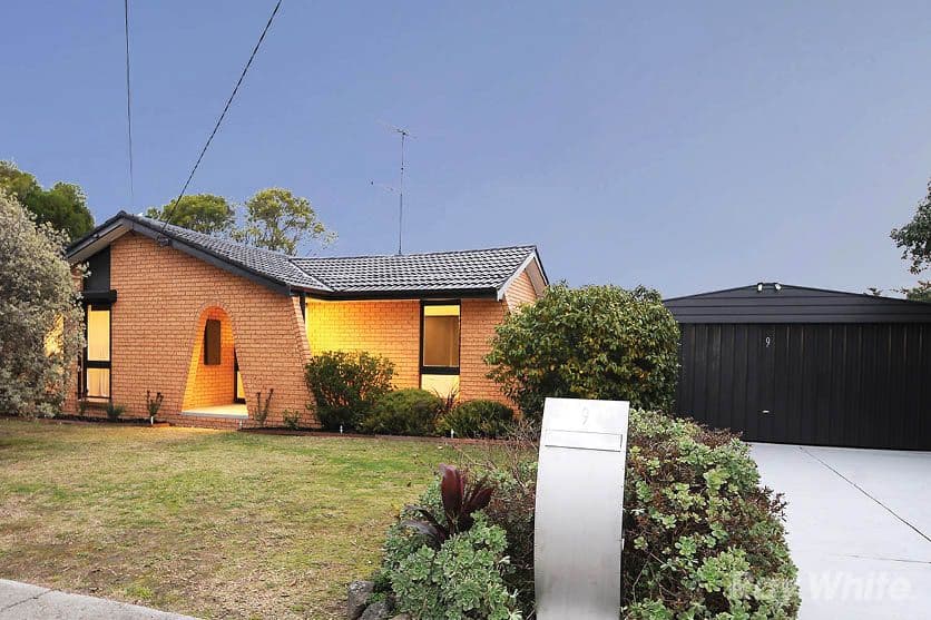 9 Rembrandt Drive, Wheelers Hill VIC 3150, Wheelers Hill - Thumbnail 2