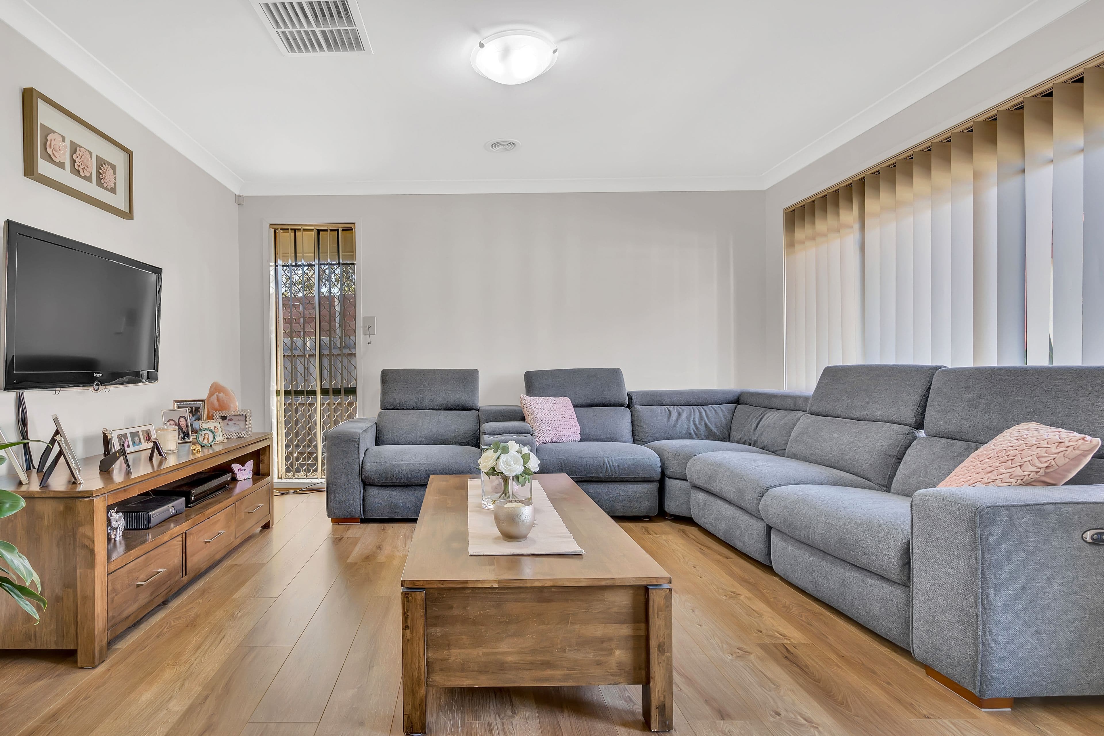 17 Crespin Place, Roxburgh Park VIC 3064, Roxburgh Park - Thumbnail 2