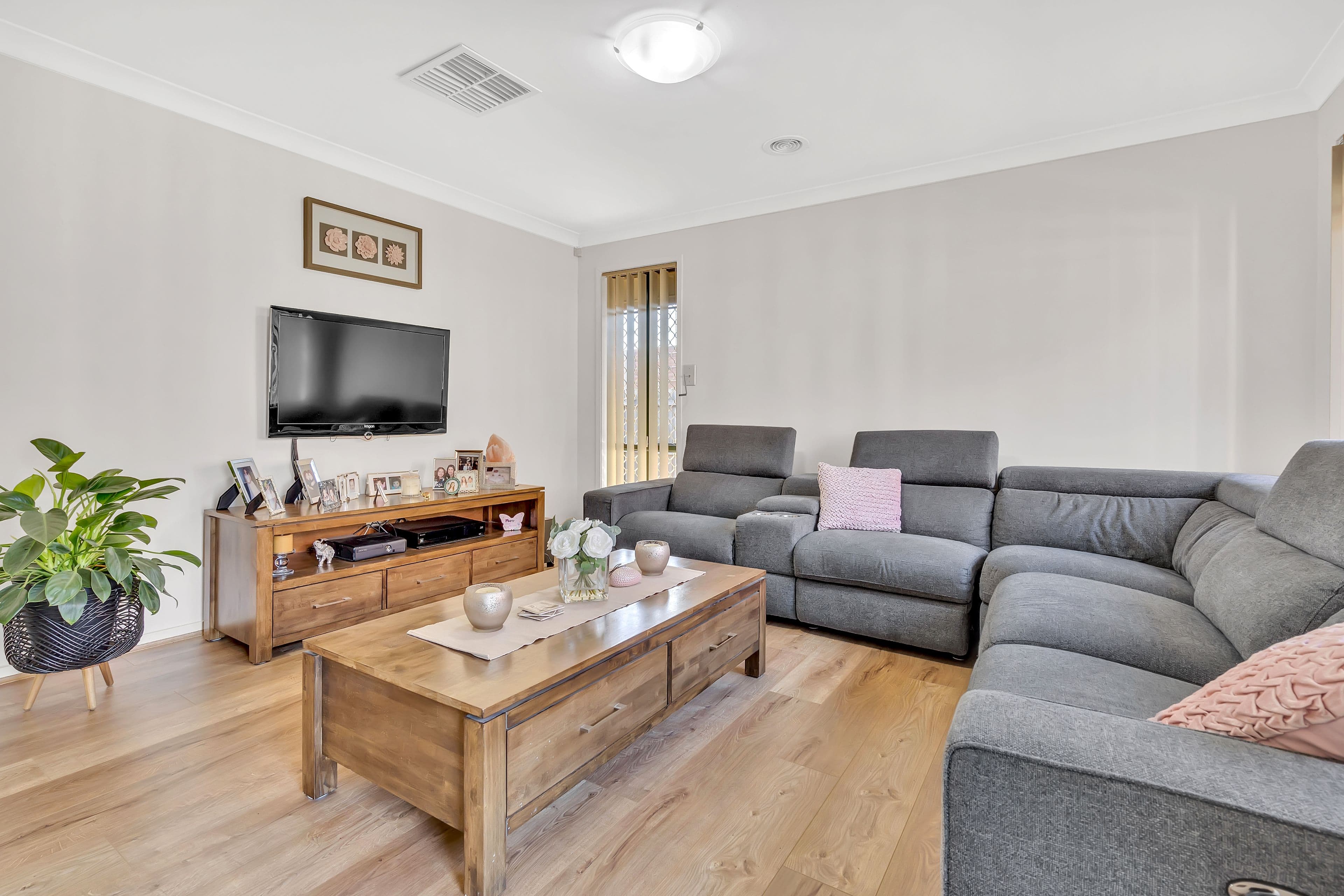 17 Crespin Place, Roxburgh Park VIC 3064, Roxburgh Park - Thumbnail 3