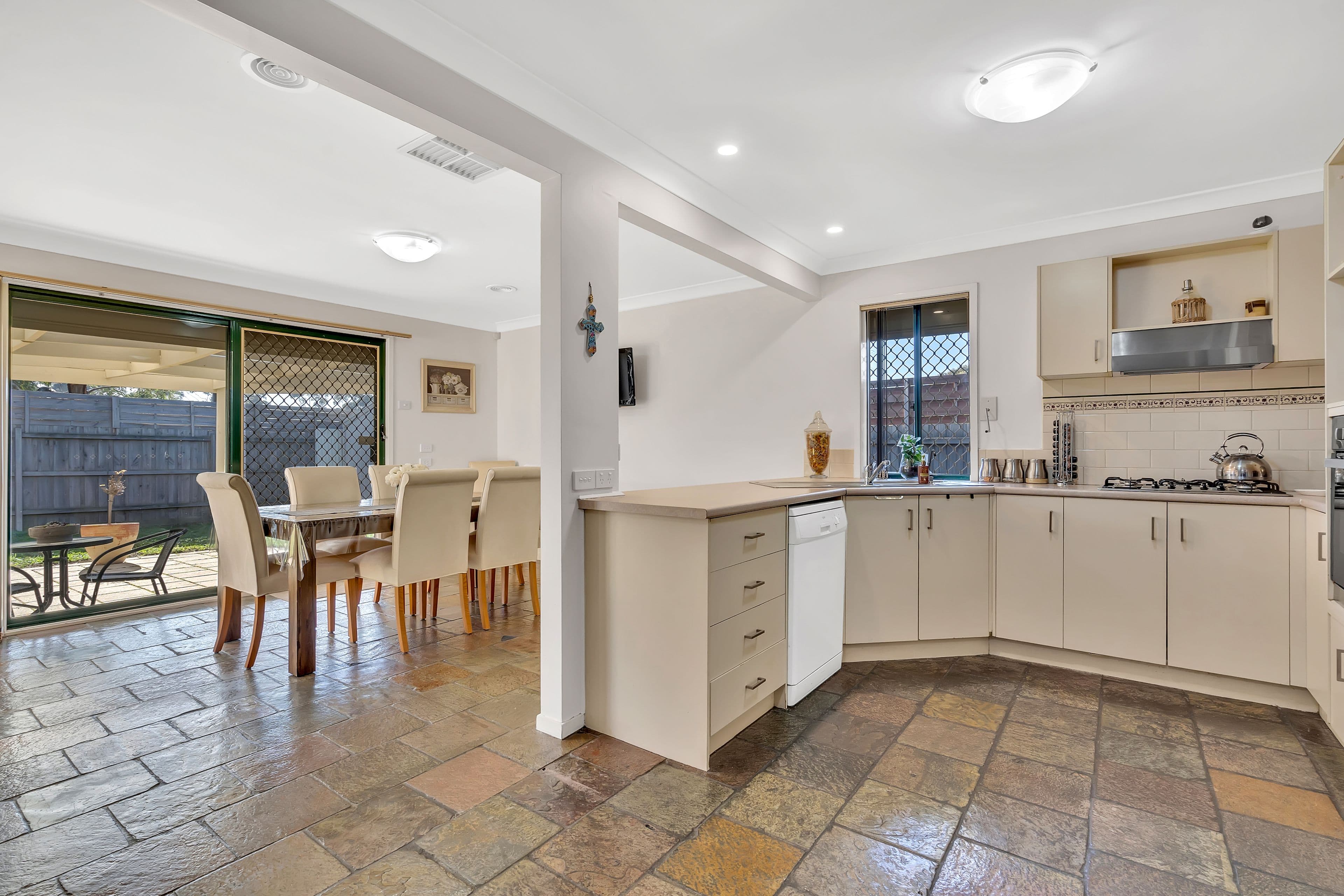 17 Crespin Place, Roxburgh Park VIC 3064, Roxburgh Park - Thumbnail 6