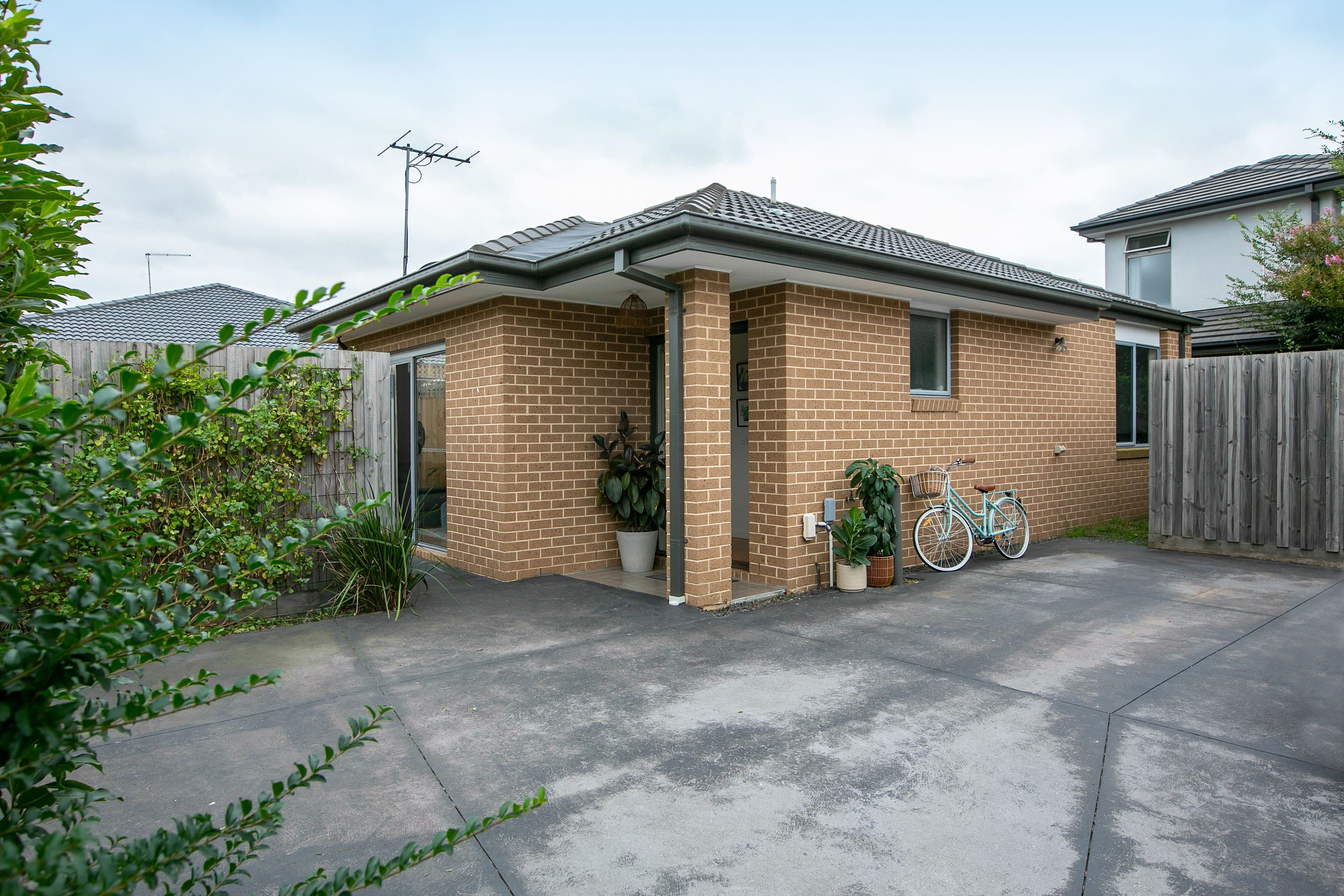 4 Pershing Street, Reservoir VIC 3073, Reservoir - Thumbnail 2