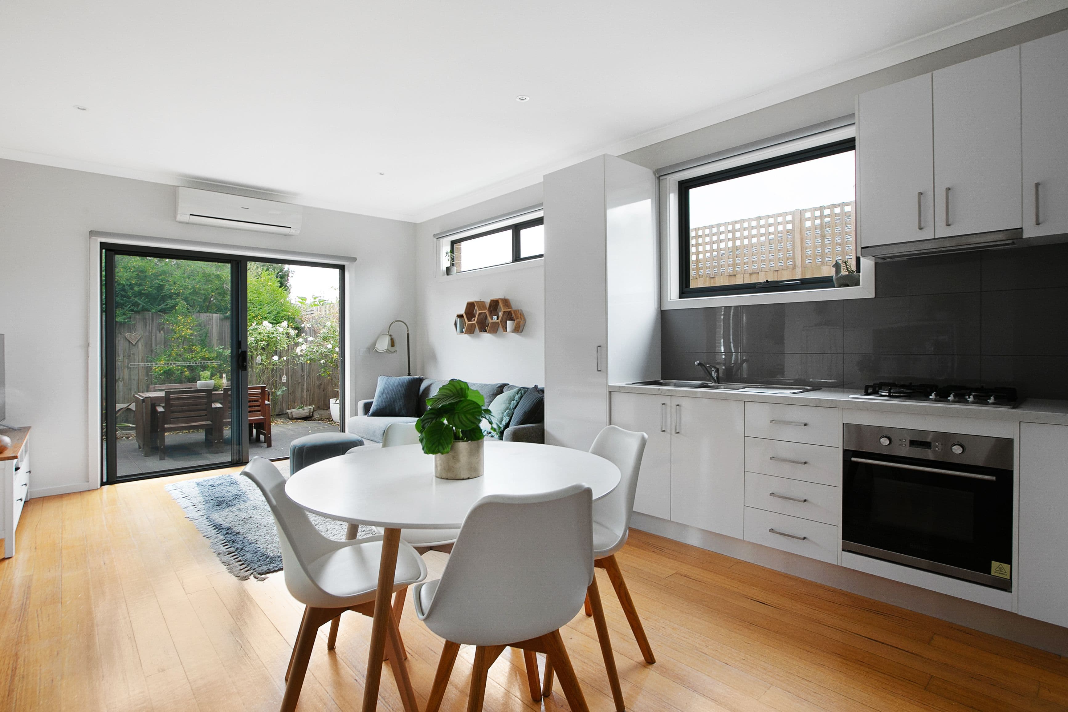 4 Pershing Street, Reservoir VIC 3073, Reservoir - Thumbnail 3