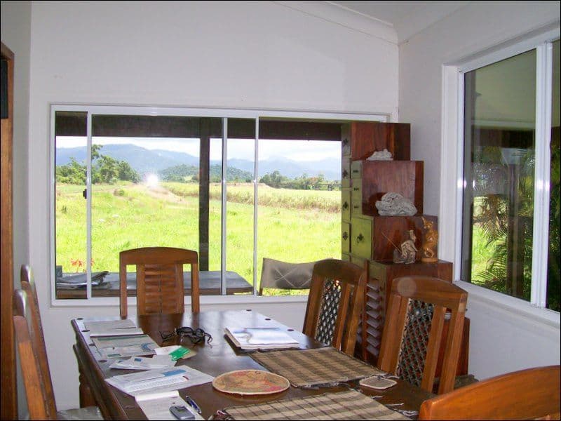 12 McRobbie Road, SILKWOOD QLD 4856, Silkwood - Thumbnail 7