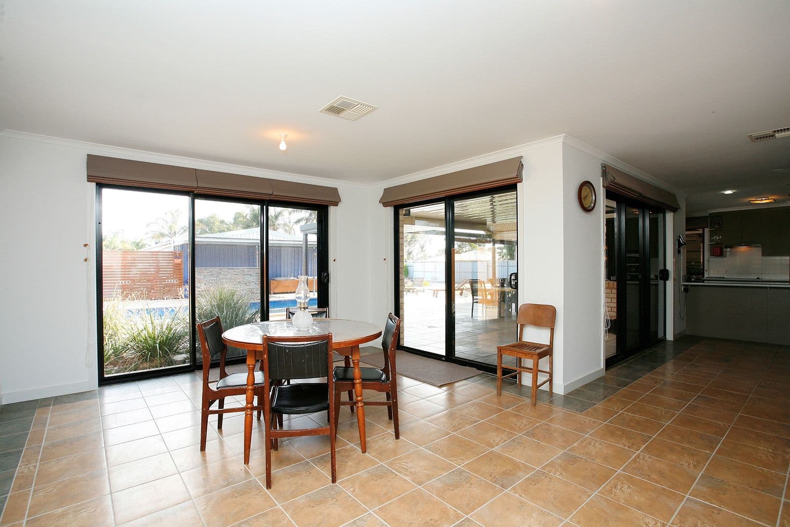 2  Valiant Road, MUNNO PARA WEST SA 5115, Munno Para West - Thumbnail 4