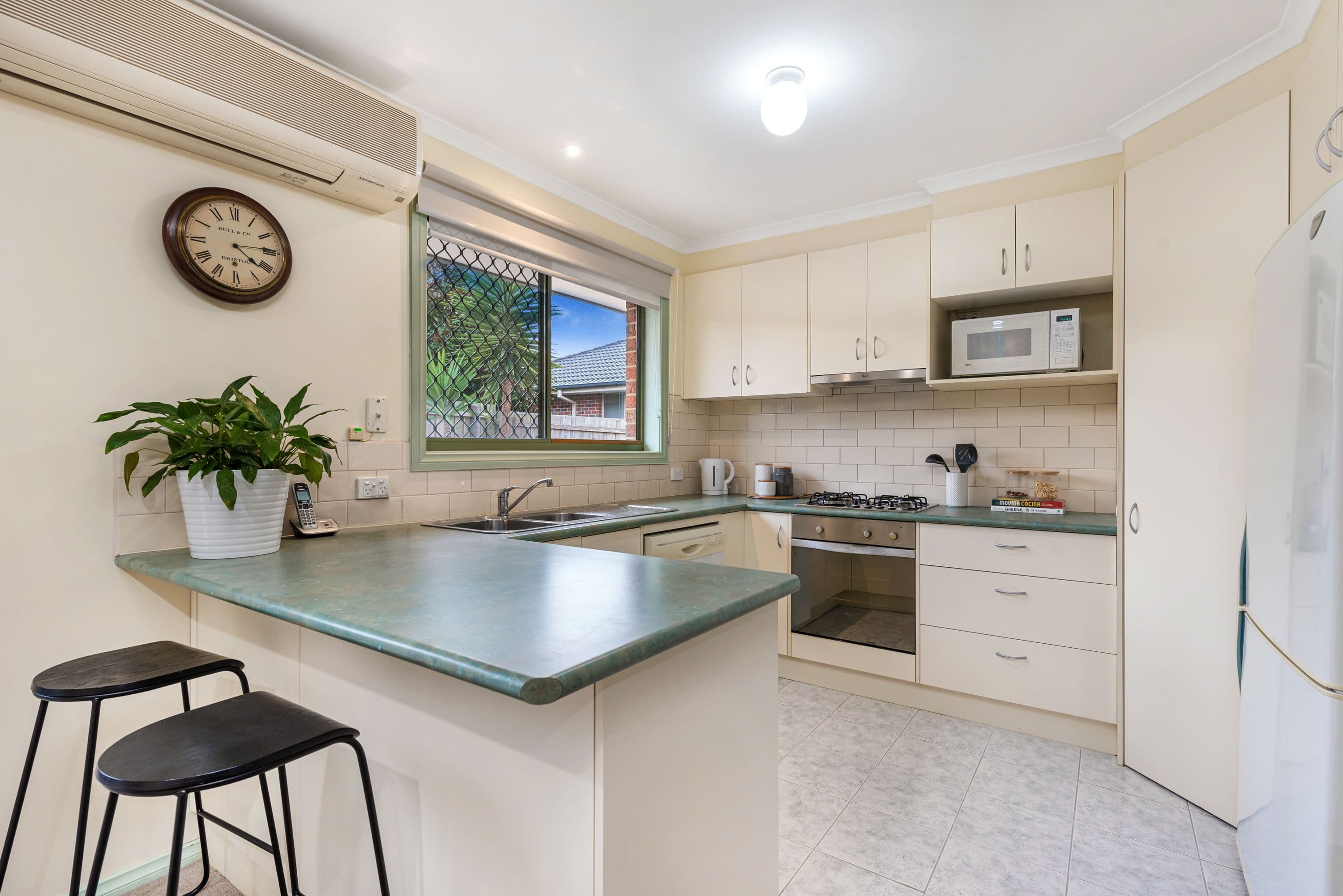 94 Anne Road, Knoxfield VIC 3180, Knoxfield - Thumbnail 4