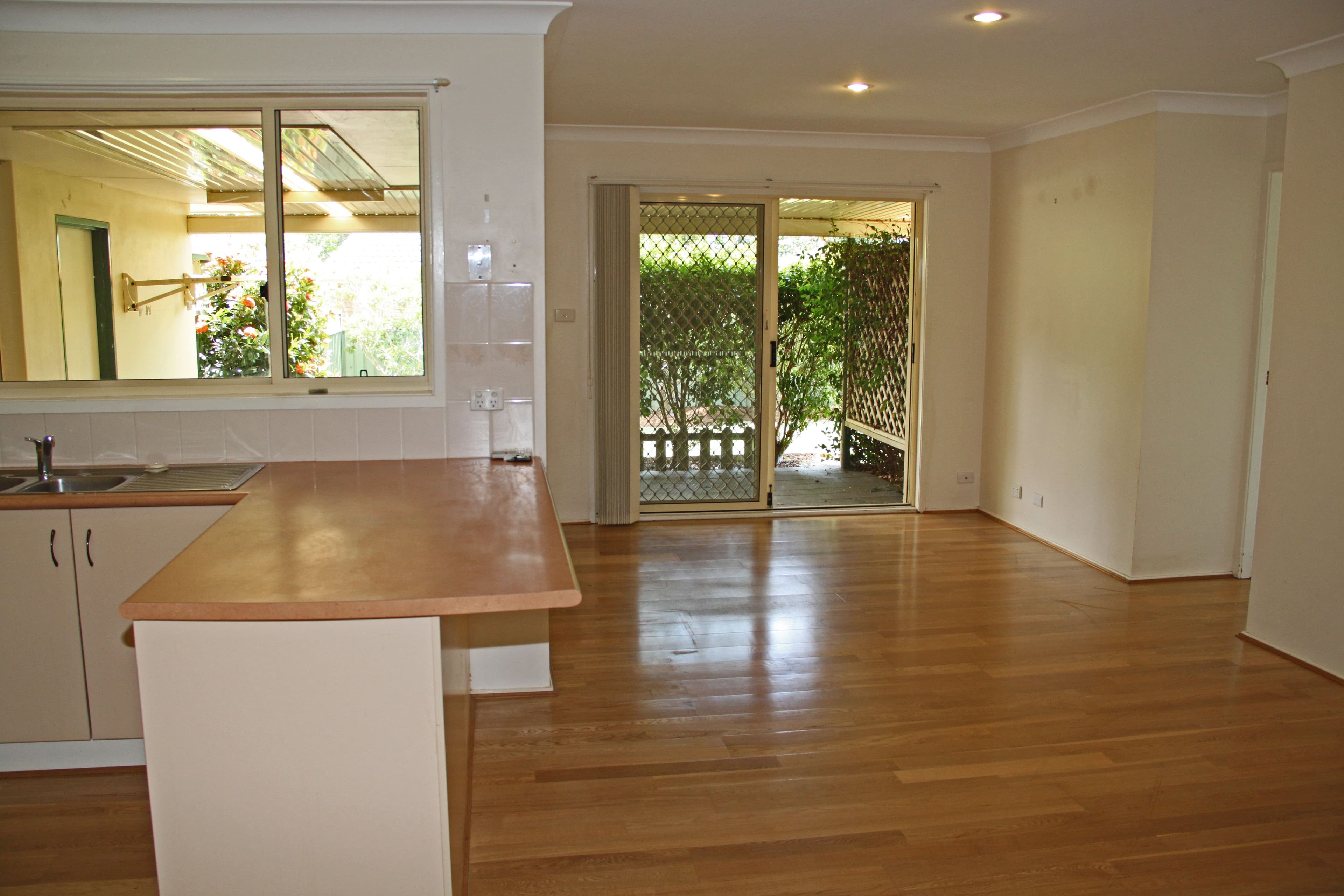 3 Rosewood Court, Lakewood - Thumbnail 5