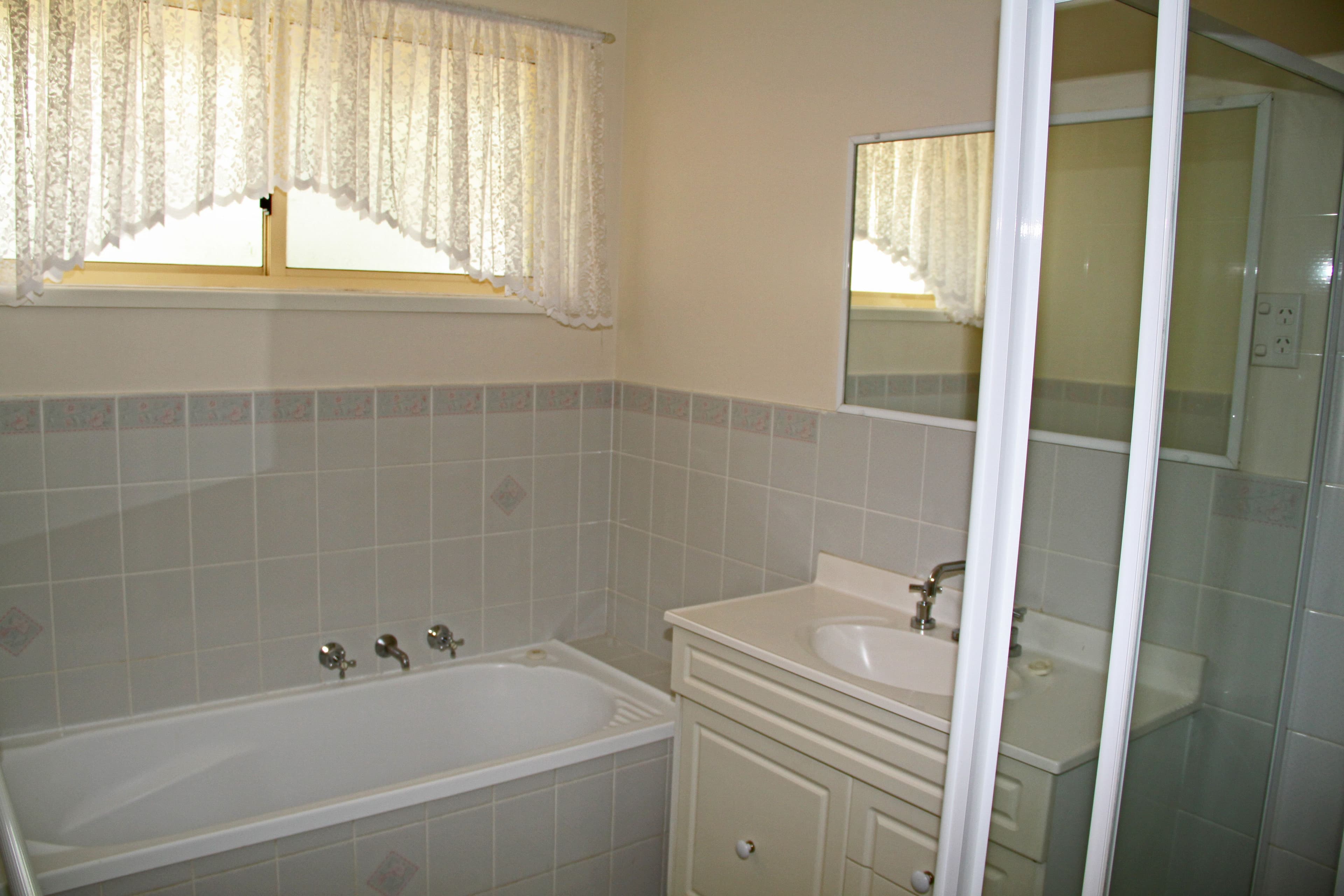 3 Rosewood Court, Lakewood - Thumbnail 7
