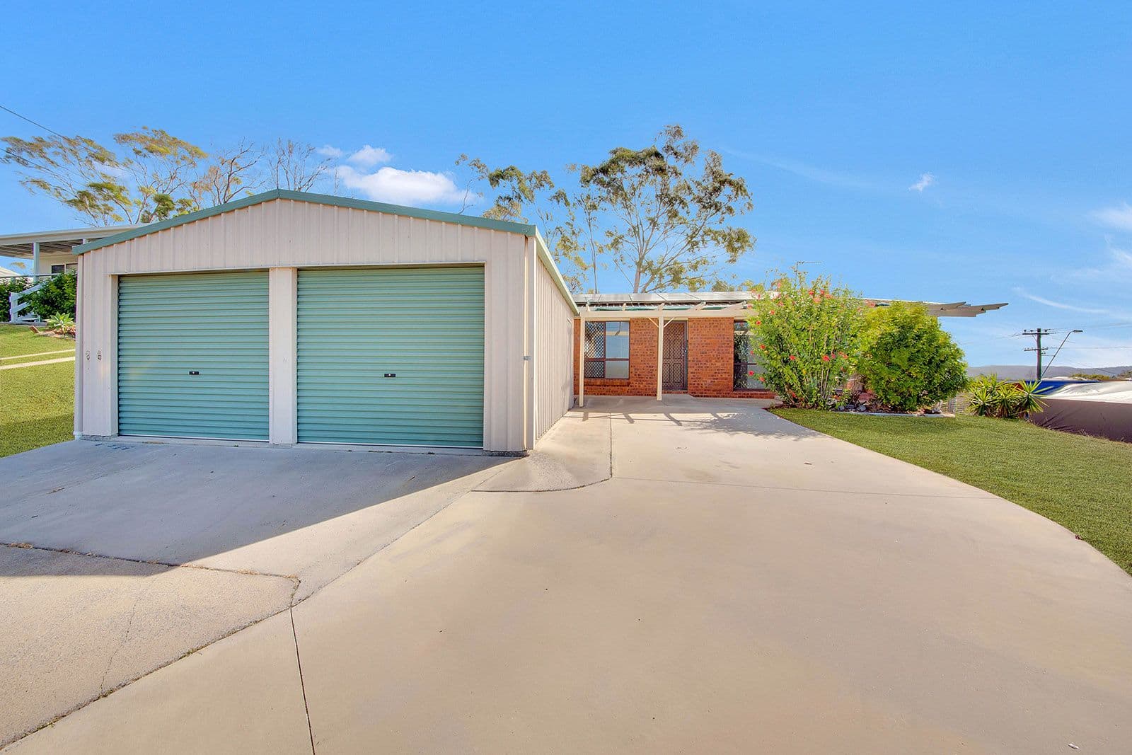 4 Alpine Avenue, Boyne Island QLD 4680, Boyne Island - Thumbnail 2