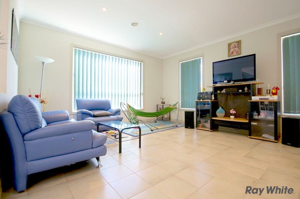 21 Dighton Terrace, Cairnlea VIC 3023, Cairnlea - Thumbnail 4