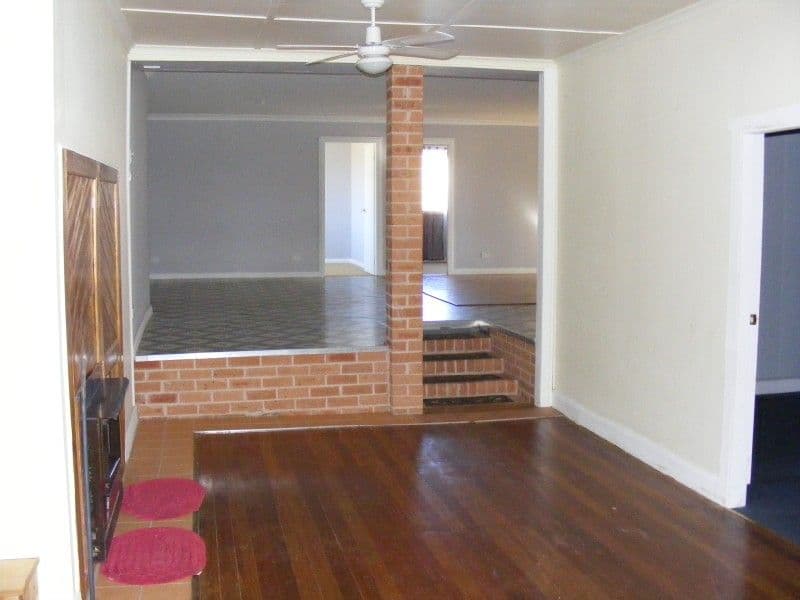 31 Waratah Street, COWRA NSW 2794, Cowra - Thumbnail 2