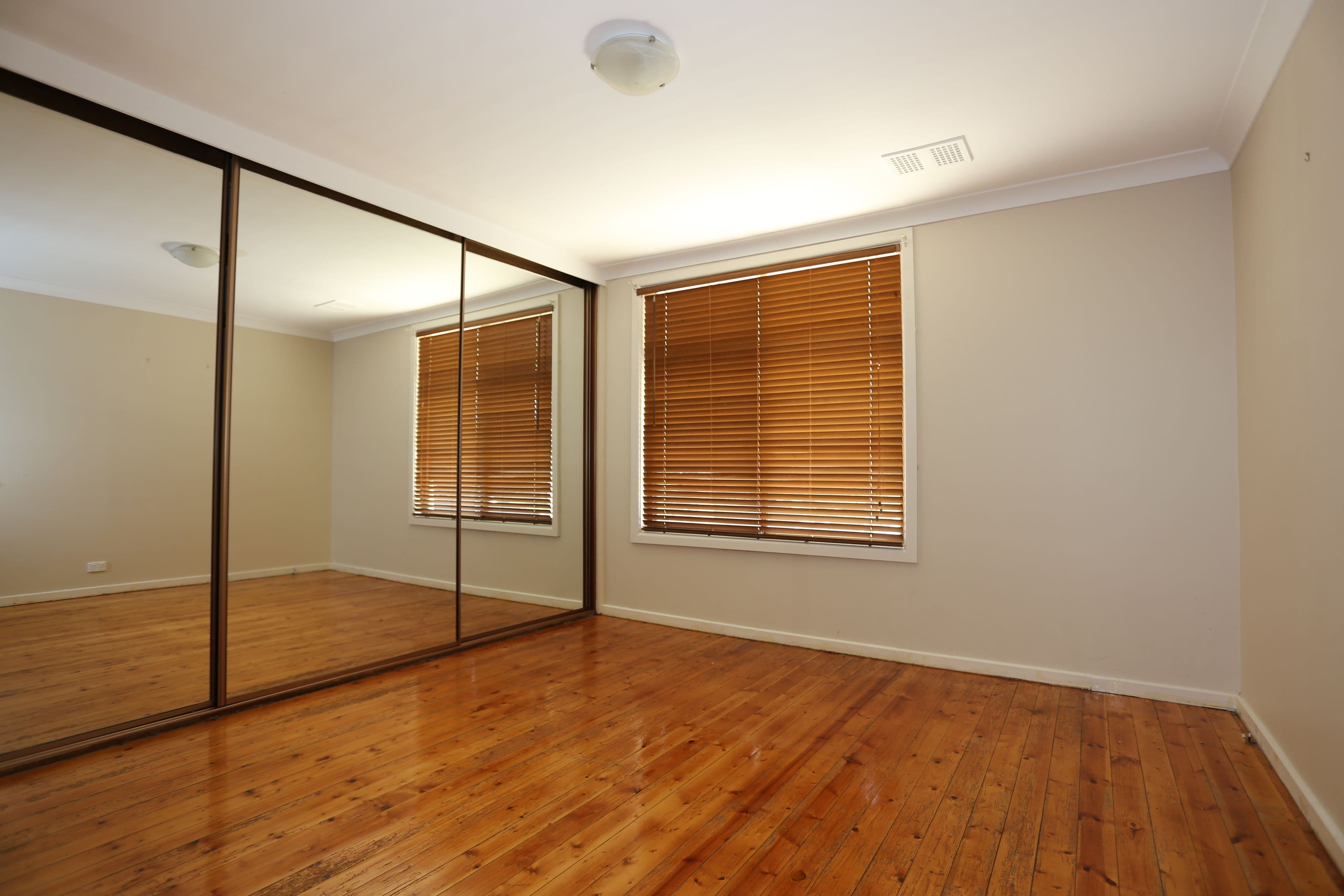 9 Thornbury Avenue, Unanderra - Thumbnail 5
