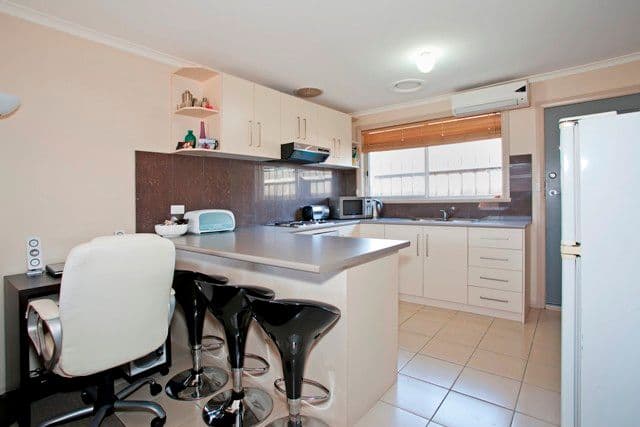 25 Bakewell Street, HERNE HILL VIC 3218, Herne Hill - Thumbnail 3