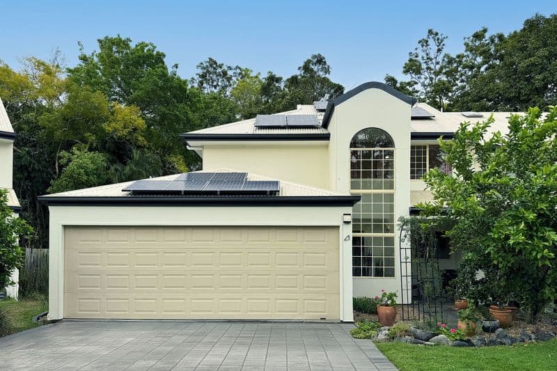 4/47 Newcomen Street, Indooroopilly - Image 1