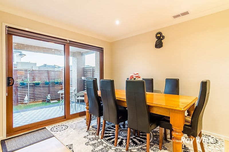 22 Selandra Boulevard, Clyde North VIC 3978, Clyde North - Thumbnail 5