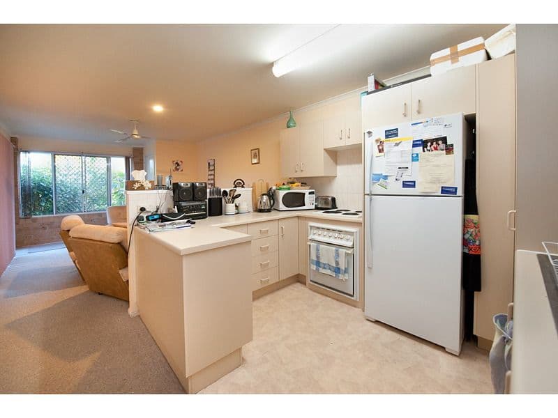 17 Meyenberg Court, NORMAN GARDENS QLD 4701, Norman Gardens - Thumbnail 3