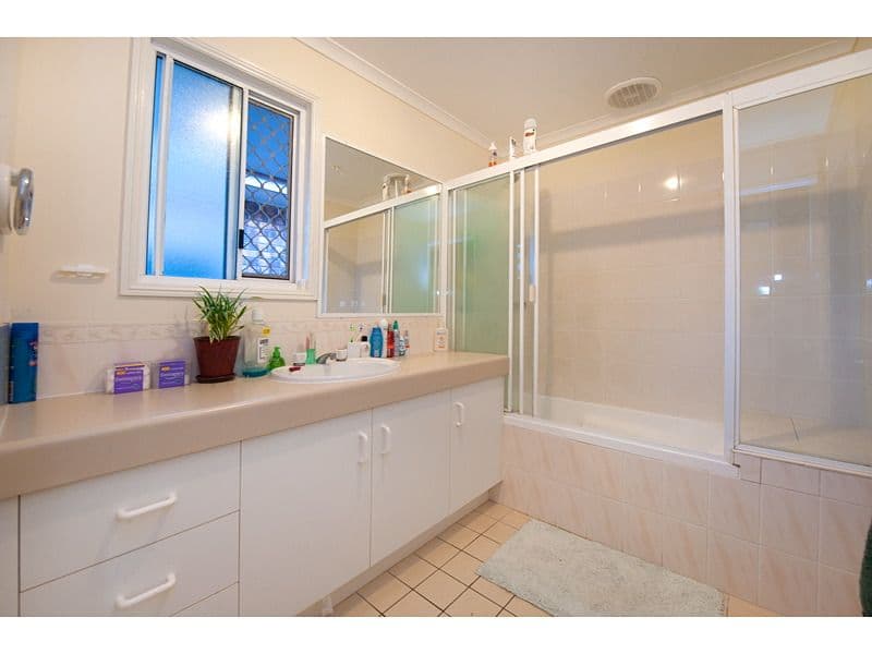 17 Meyenberg Court, NORMAN GARDENS QLD 4701, Norman Gardens - Thumbnail 8