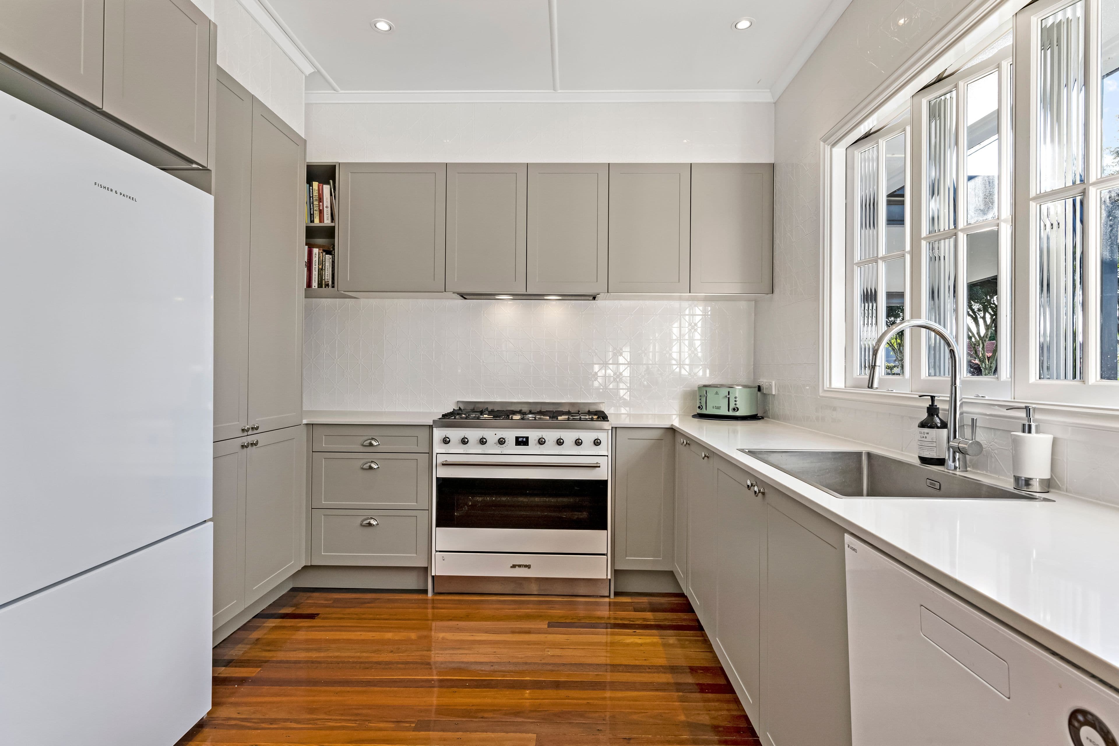 22 Clifford Street, Woody Point QLD 4019, Woody Point - Thumbnail 7