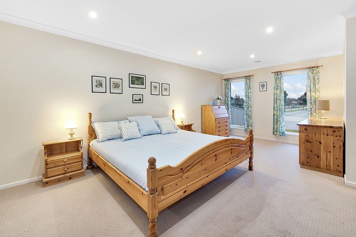 72 Bradford Drive, Cranbourne East VIC 3977, Cranbourne East - Thumbnail 6