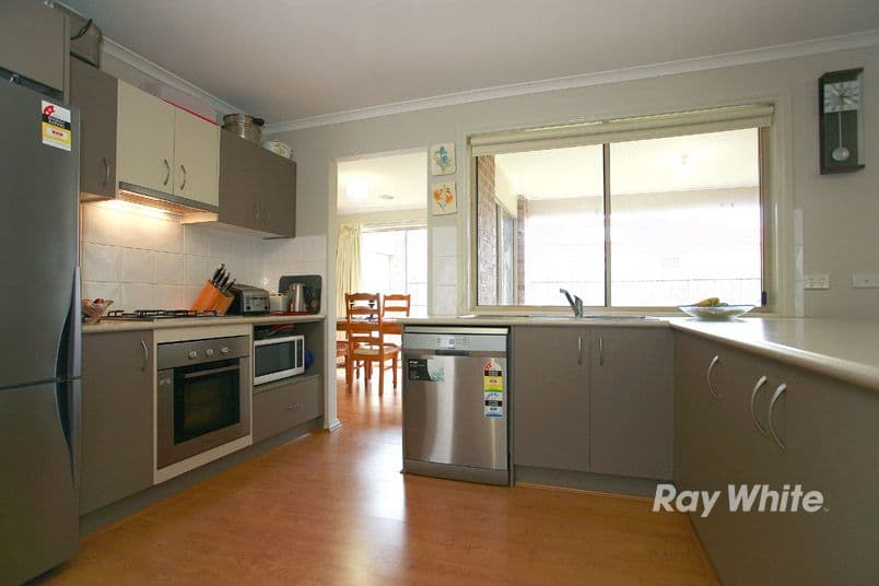 5 Aztec Place, CRANBOURNE VIC 3977, Cranbourne - Thumbnail 3