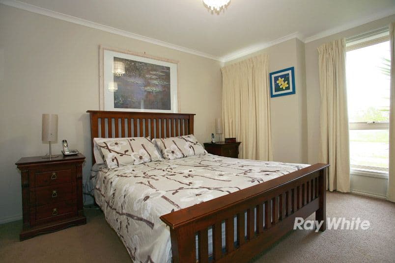 5 Aztec Place, CRANBOURNE VIC 3977, Cranbourne - Thumbnail 5